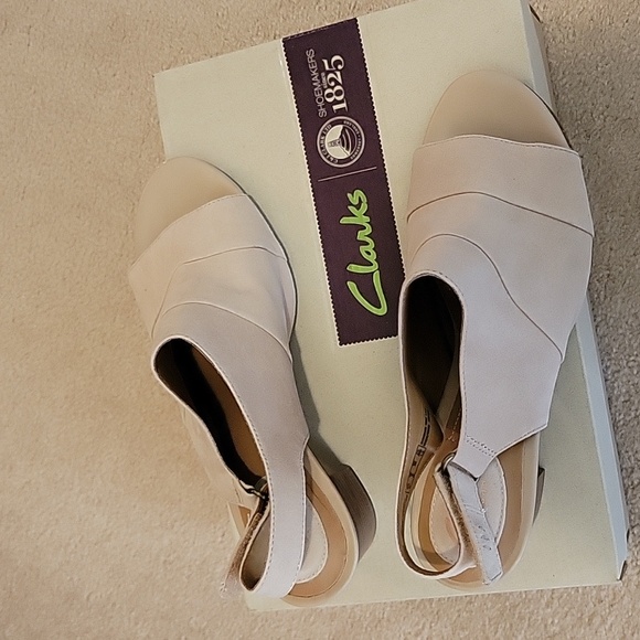 Shoes - Picture 4 of 4